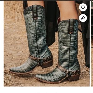 Freebird lusitano boots 8 turquoise